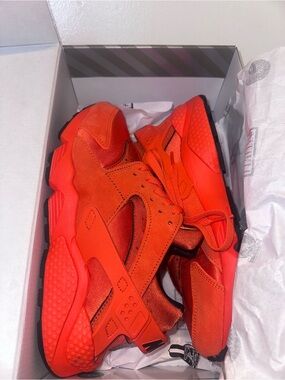 Nike Red Air Shoe Box with Classic Logo (huaraches- Limited Edition)
